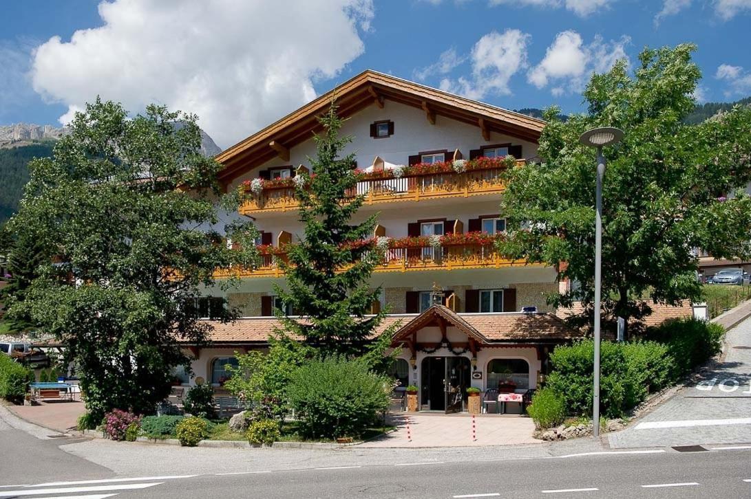 Hotel Cristallo Vigo di Fassa Exteriér fotografie